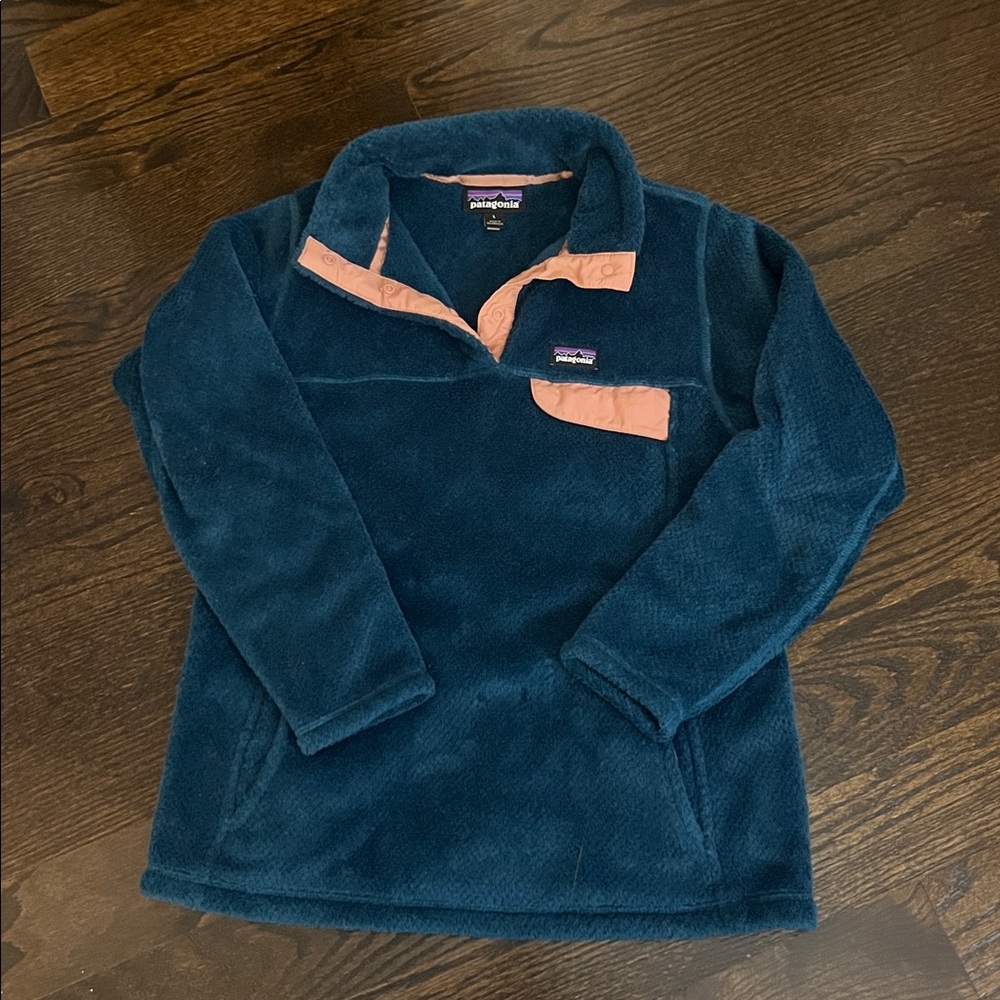 Patagonia Blue and Peach Fleece Pullover